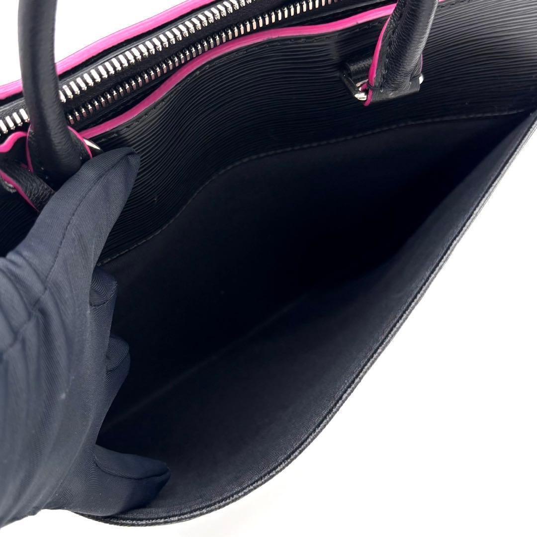 Louis Vuitton Epi Vaneau GM Noir Black Hot Pink Handbag — view 4