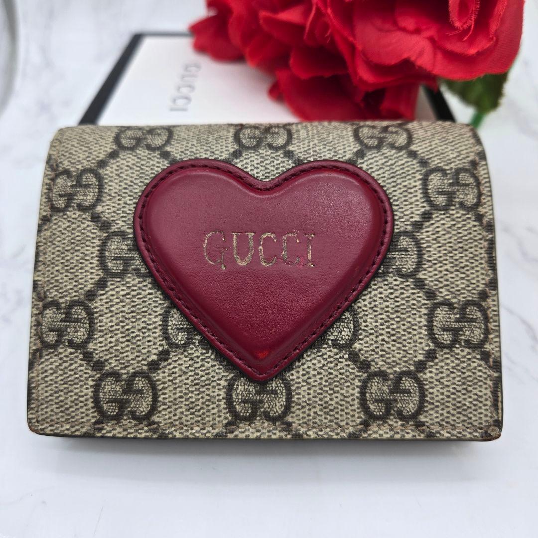 Gucci Fold Wallet Heart GG Supreme Red