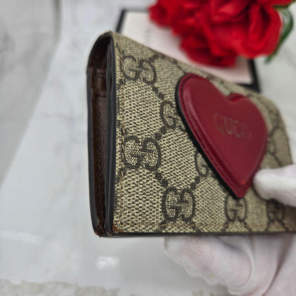 Gucci Fold Wallet Heart GG Supreme Red — view 5