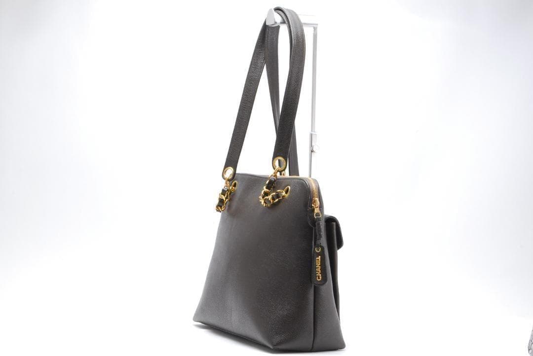 Chanel Turnlock Shoulder Bag Caviar Leather — view 5