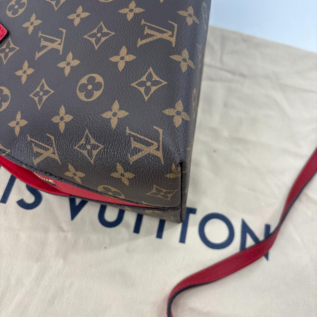 Louis Vuitton Monogram Alma Into Bag Handbag — view 8