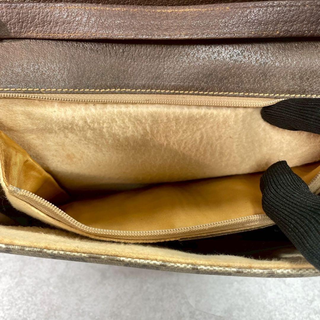 Gucci GG Shoulder Bag Brown Beige Leather — view 6