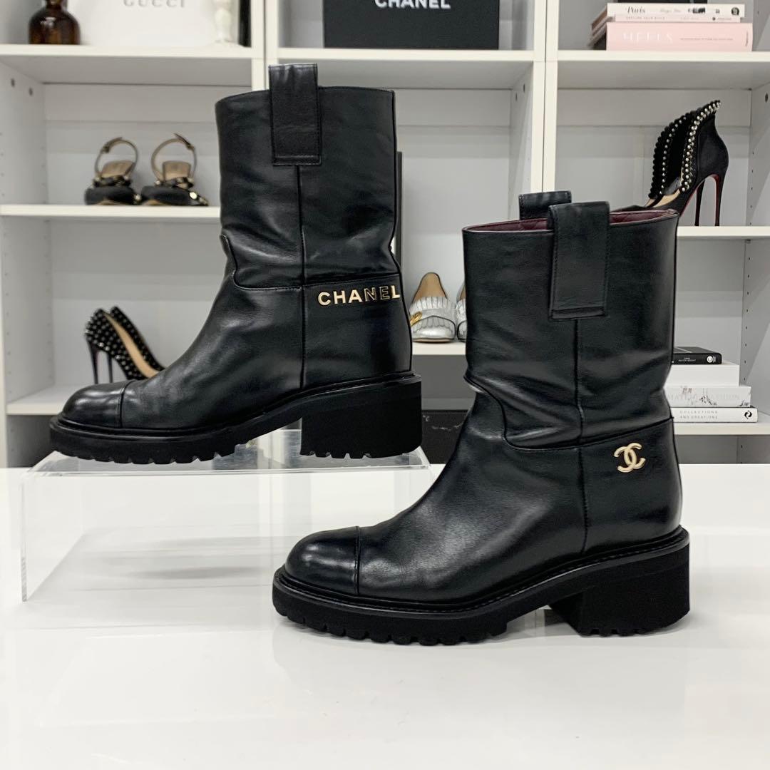 Chanel CC Logo Leather Short Boots Black — view 2