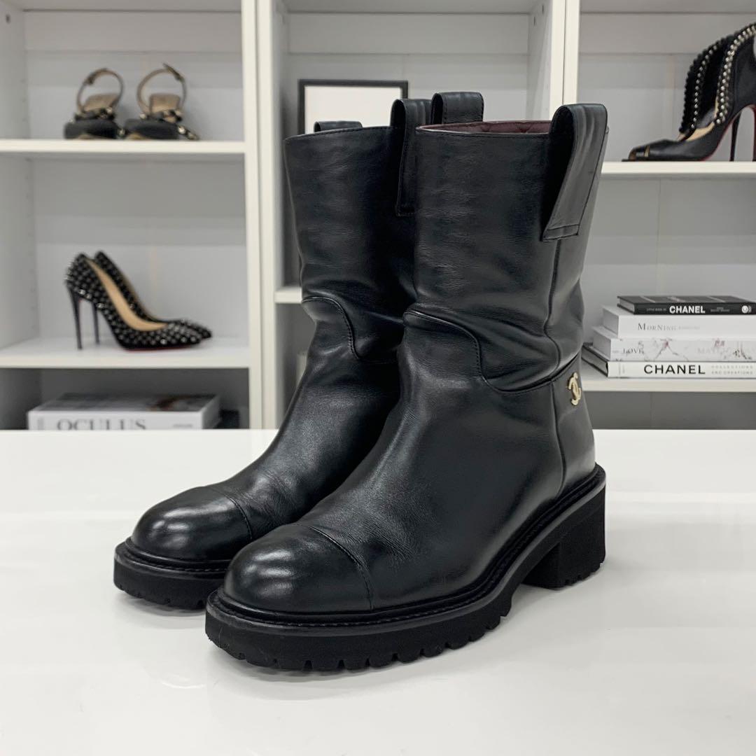 Chanel CC Logo Leather Short Boots Black — view 3
