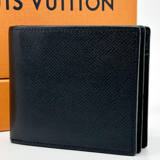 Louis Vuitton Portefeuille Amerigo NM Taiga Mini Compact Marco Wallet