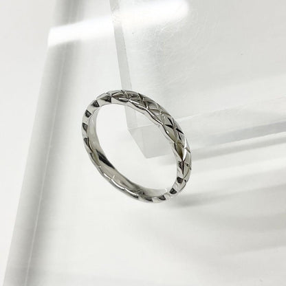 Chanel Quilted Coco Crush Marriage Ring Platinum — view 2