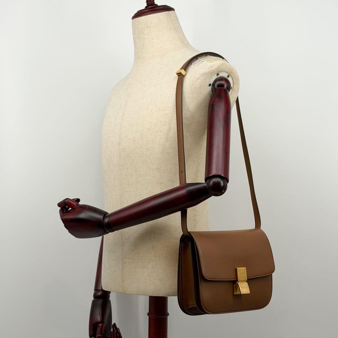 Celine Classic Box Calf Shoulder Bag Medium — view 4