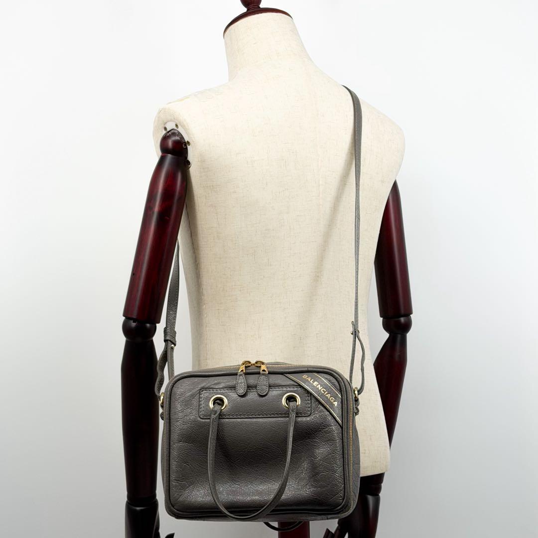 Balenciaga Square Shoulder Handle 2-Way Processing Handbag — view 4