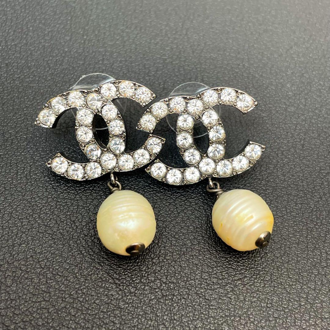 Chanel Cocomark Rhinestone Earrings 05A Swing Pearl
