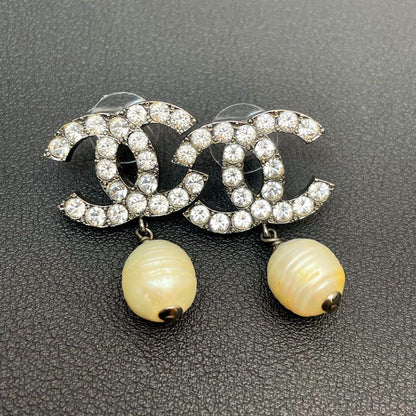 Chanel Cocomark Rhinestone Earrings 05A Swing Pearl
