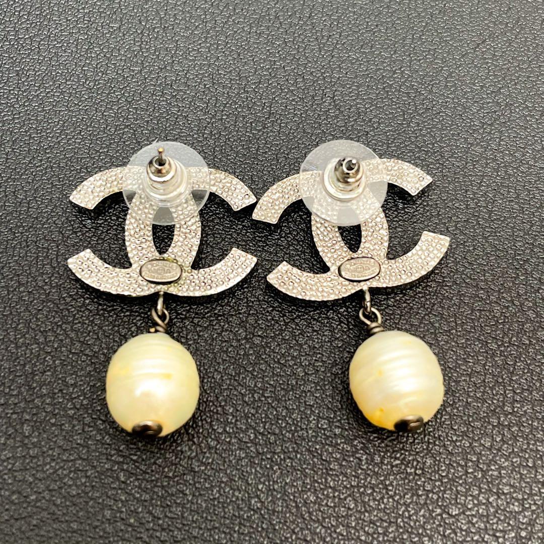 Chanel Cocomark Rhinestone Earrings 05A Swing Pearl