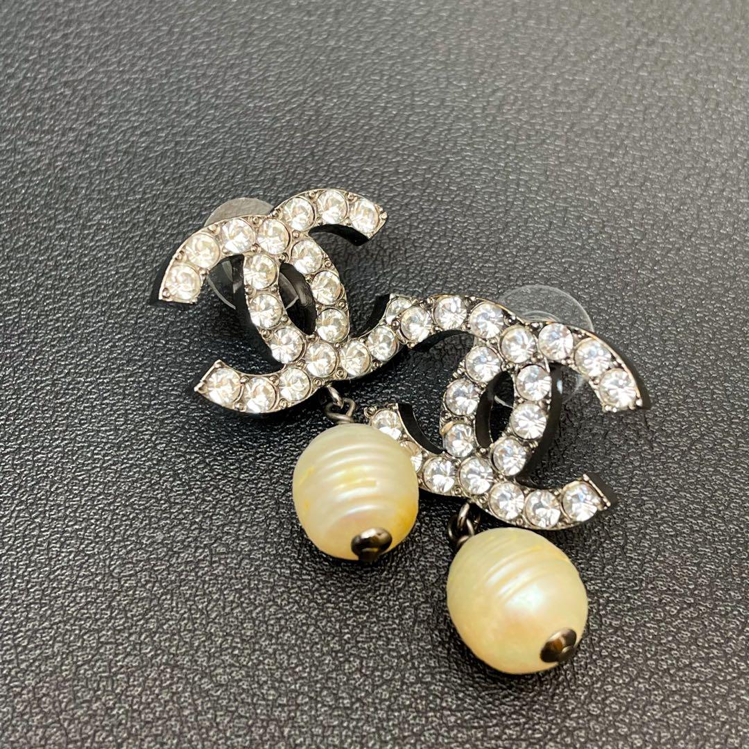 Chanel Cocomark Rhinestone Earrings 05A Swing Pearl