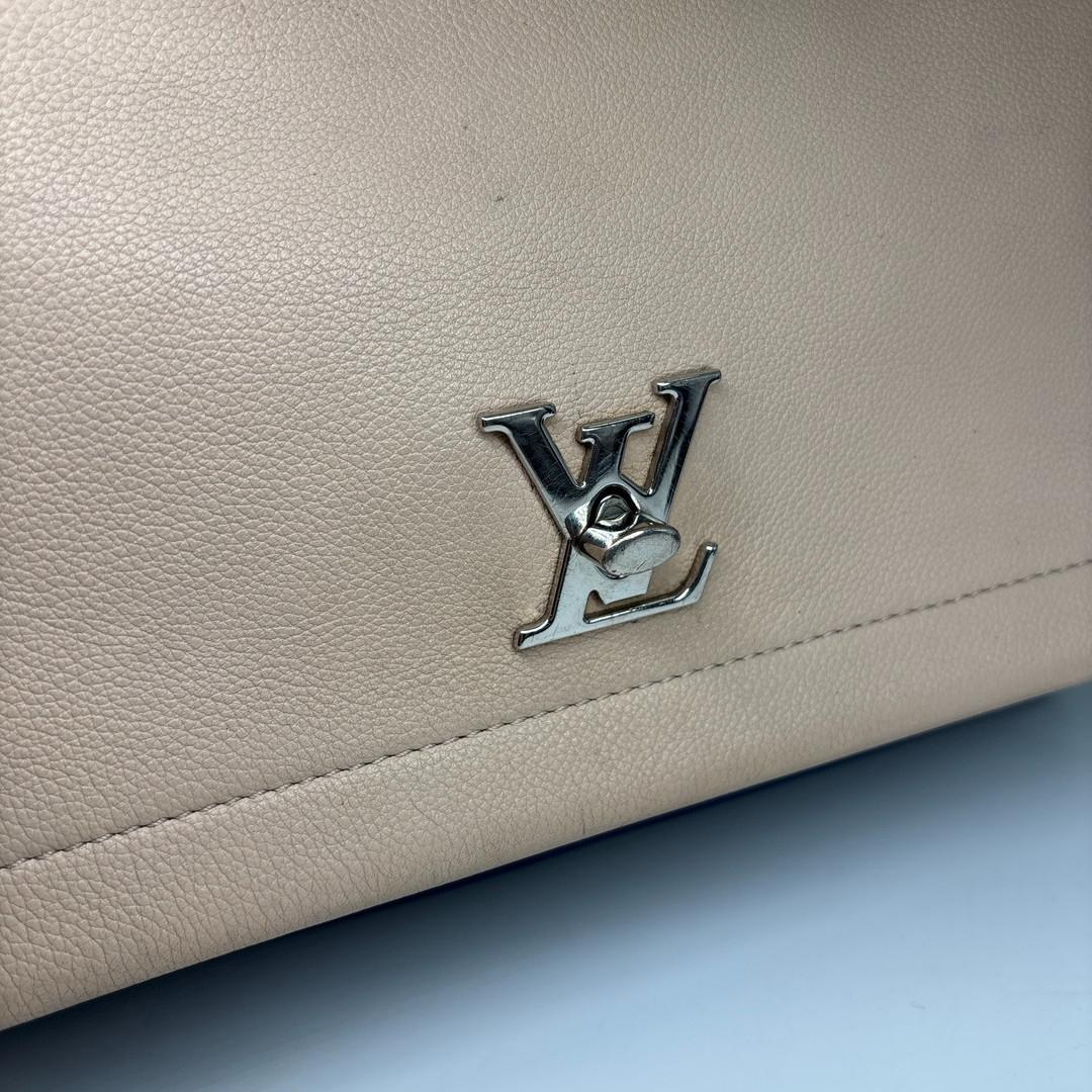 Louis Vuitton Lockme 2 Cartable Blue Handbag — view 7