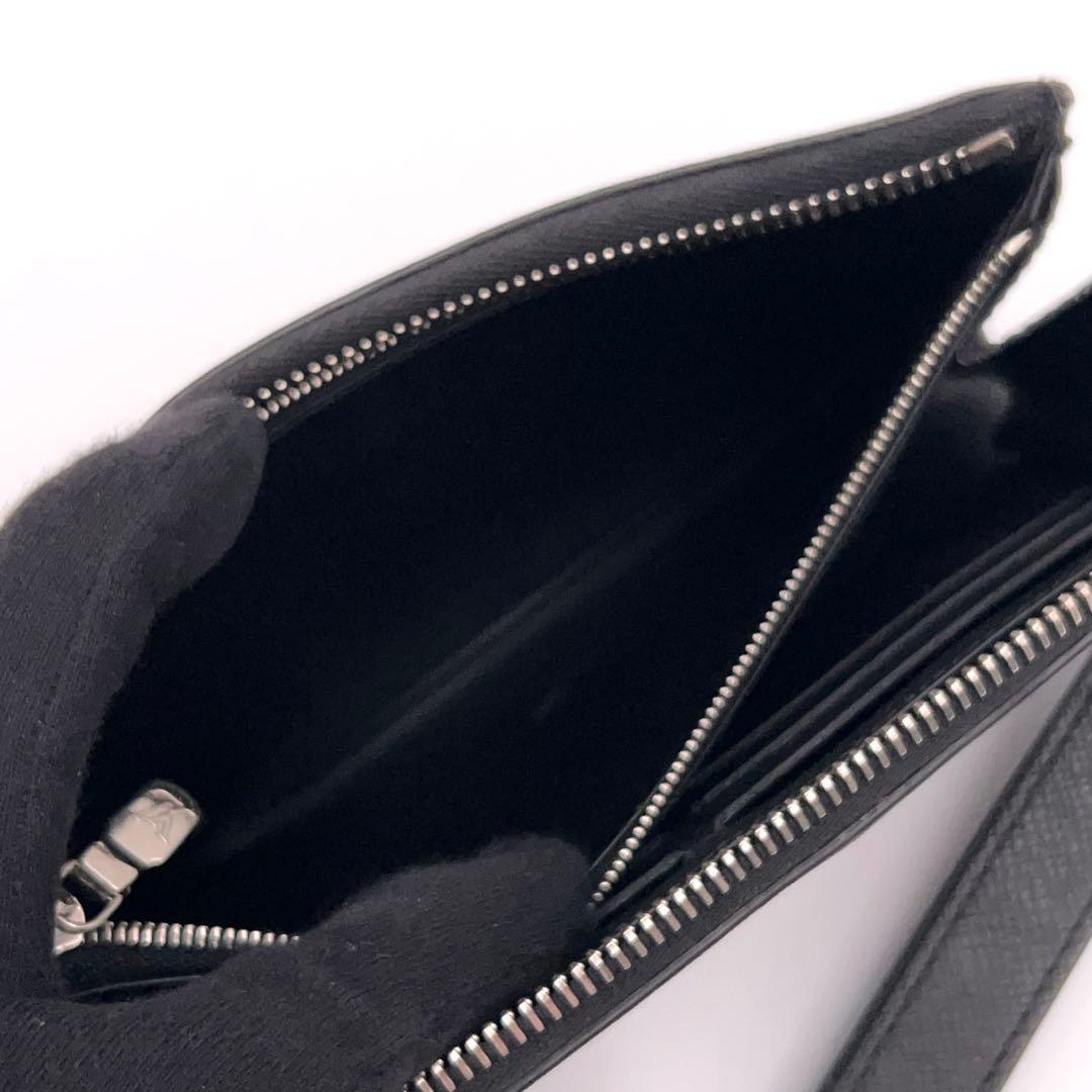 Louis Vuitton Taiga Zippy Dragonne Wallet Black — view 4