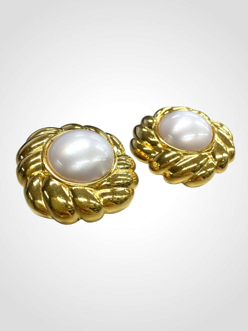 Chanel Faux Pearl Gold Earrings F_091