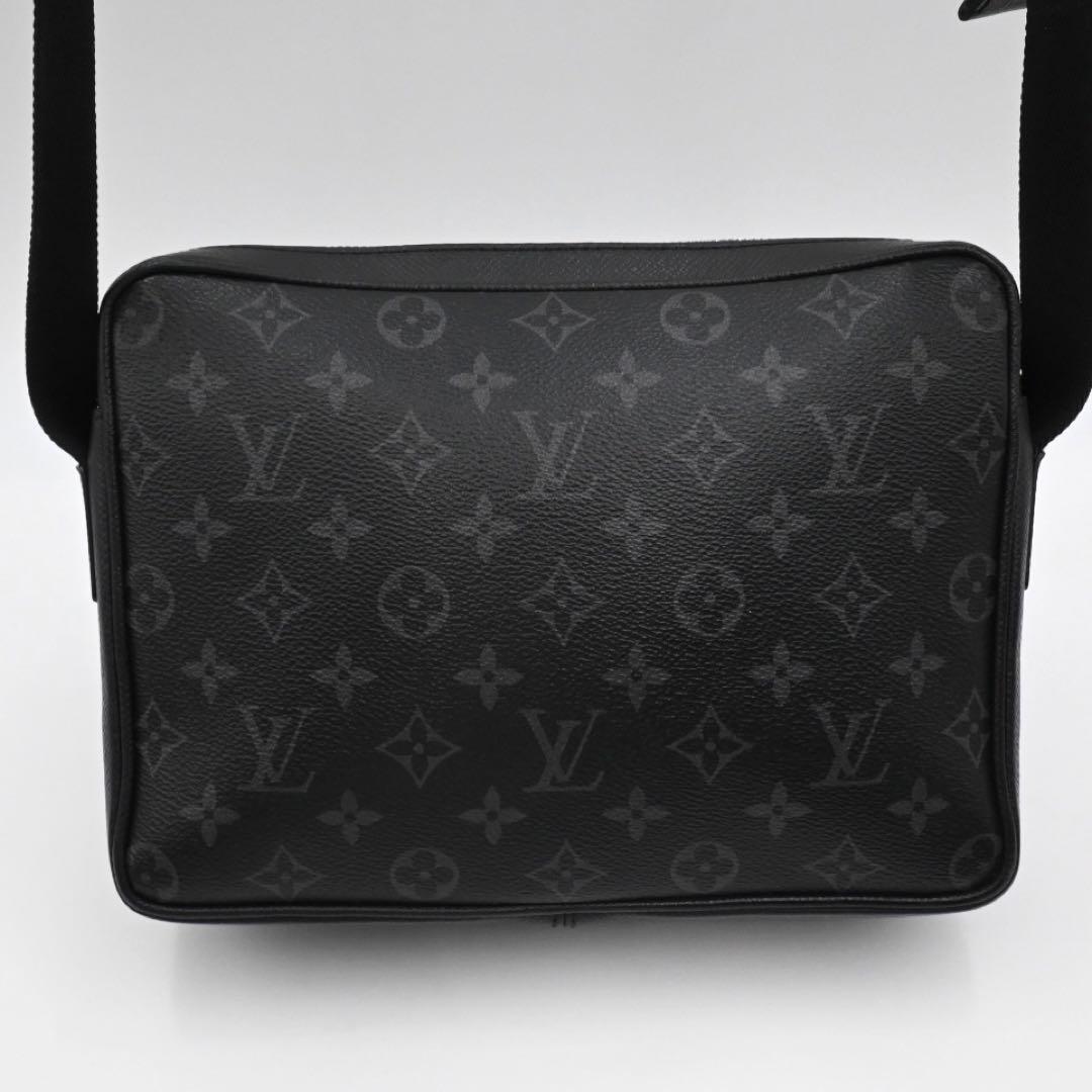 Louis Vuitton Taigarama Outdoor Messenger Shoulder Bag — view 3