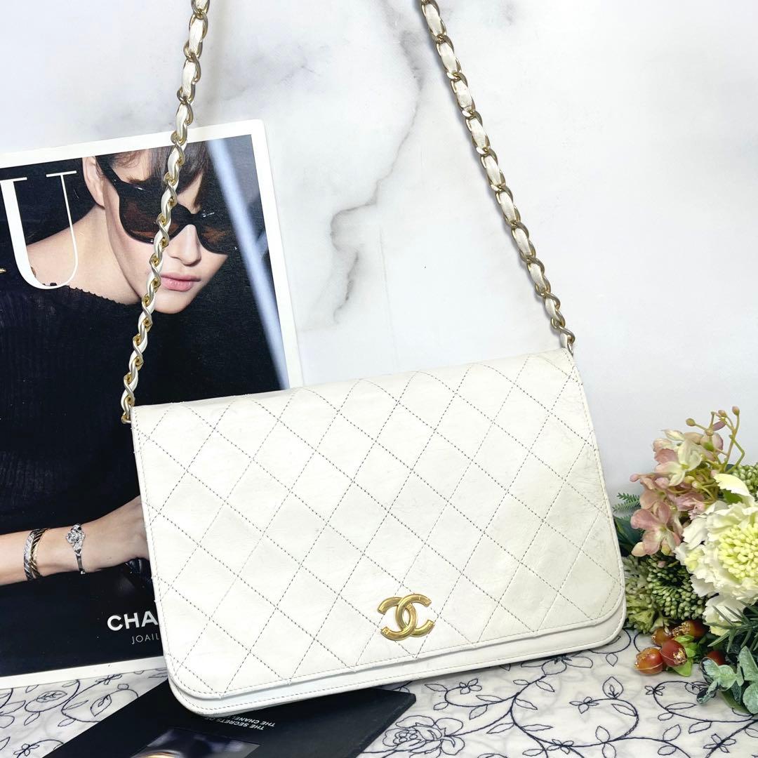 Chanel Vintage Quilted White Shoulder
