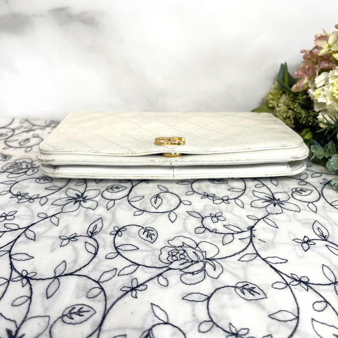 Chanel Vintage Quilted White Shoulder — view 8