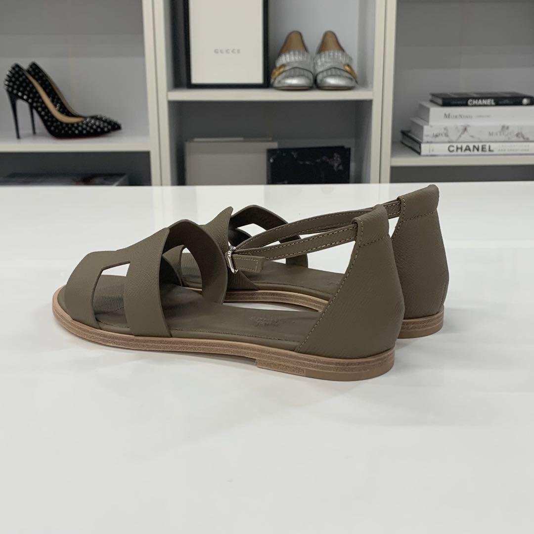 Hermes Santorini Leather Strap Flat Sandals Etoupe — view 4