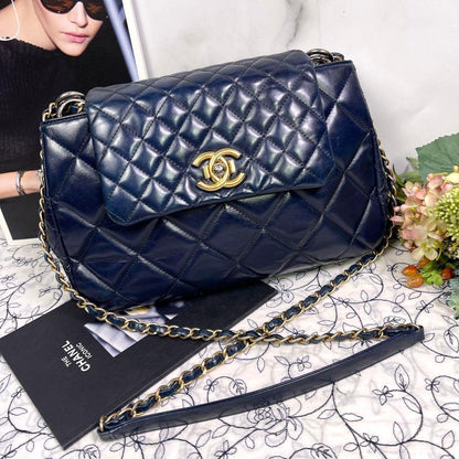 Chanel Quilted Chain Shoulder Bag Lambskin
