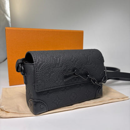 Louis Vuitton IC Shoulder Bag Taurillon Leather — view 3