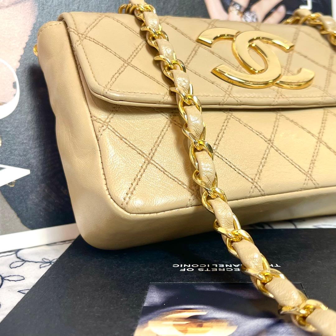 Chanel Jumbo CC Logo Chain Shoulder Bag Quilted — view 4