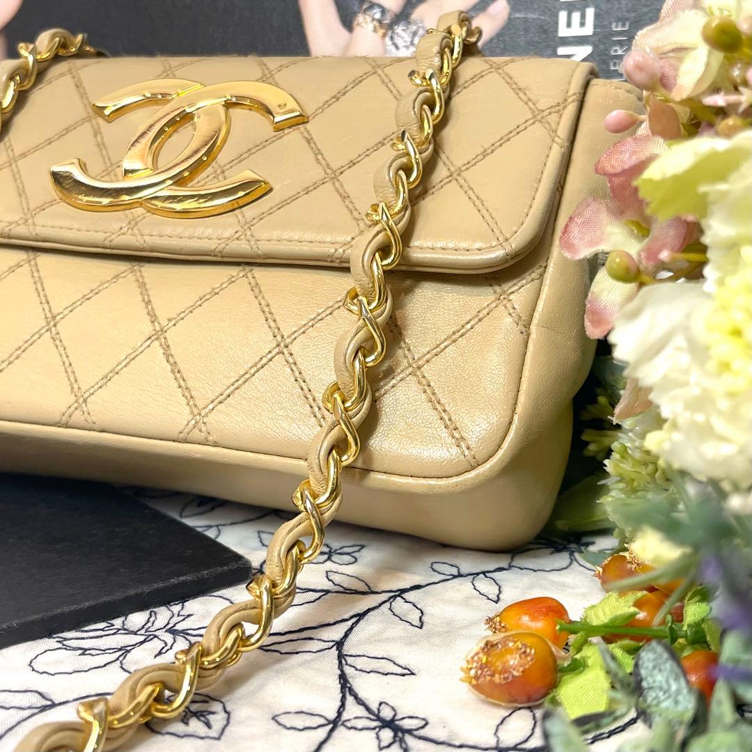 Chanel Jumbo CC Logo Chain Shoulder Bag Quilted — view 5