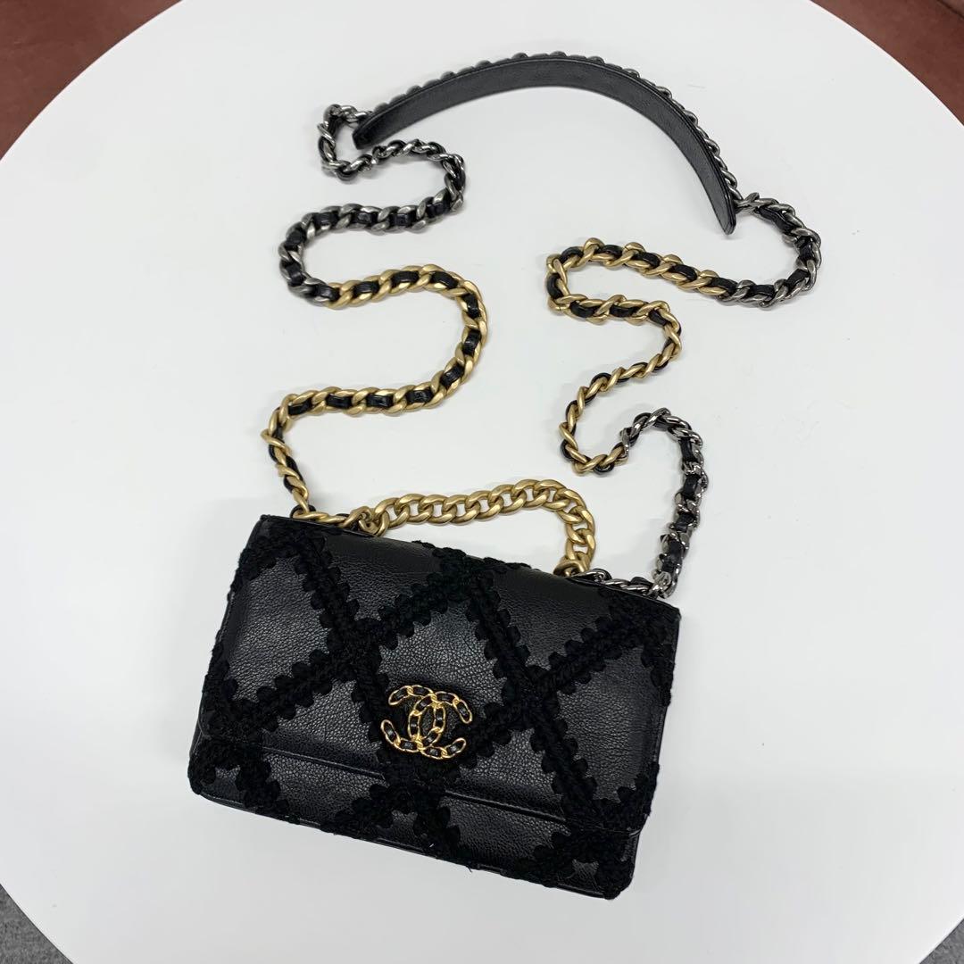 Chanel 19 Calfskin Shoulder Bag Chain Wallet — view 4