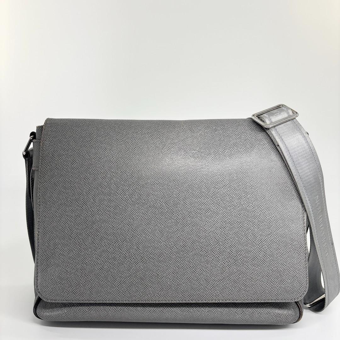 Louis Vuitton Taiga Romain MM M32623 Leather Shoulder Bag