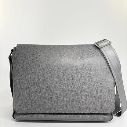 Louis Vuitton Taiga Romain MM M32623 Leather Shoulder Bag