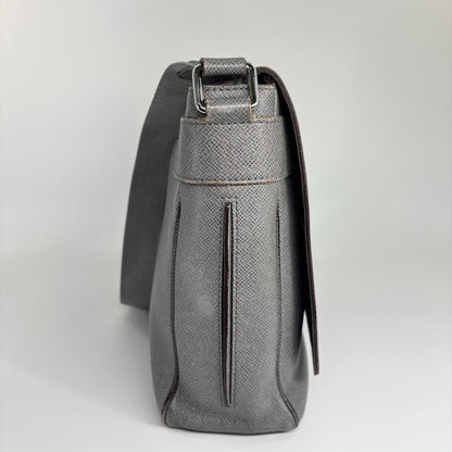Louis Vuitton Taiga Romain MM M32623 Leather Shoulder Bag
