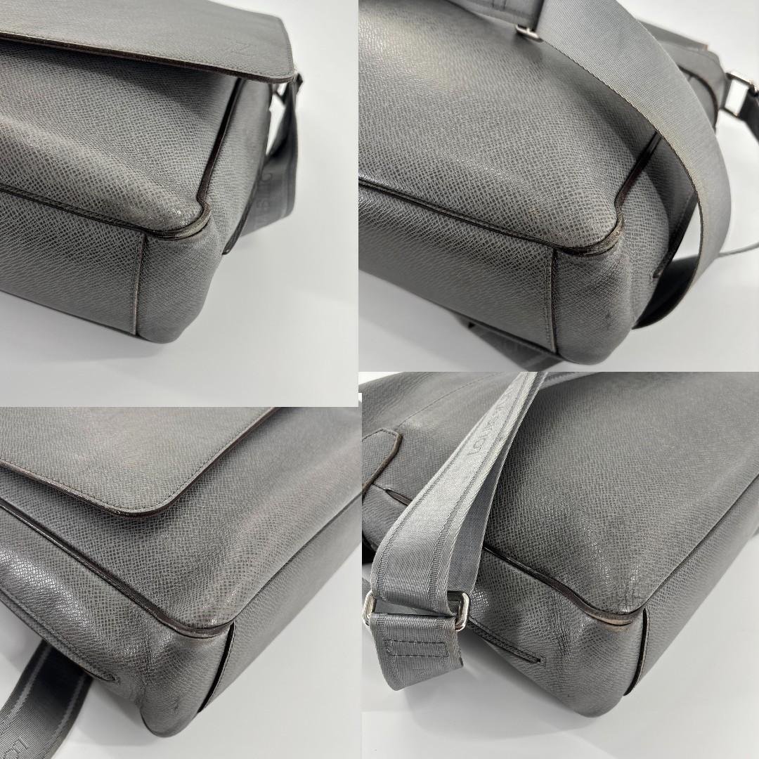 Louis Vuitton Taiga Romain MM M32623 Leather Shoulder Bag