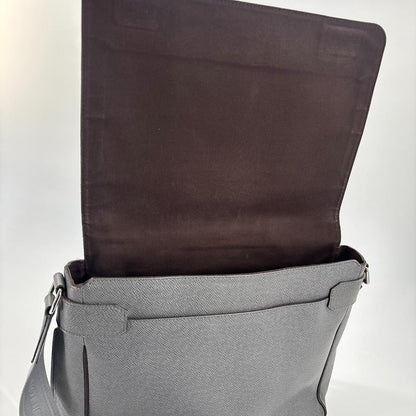 Louis Vuitton Taiga Romain MM M32623 Leather Shoulder Bag