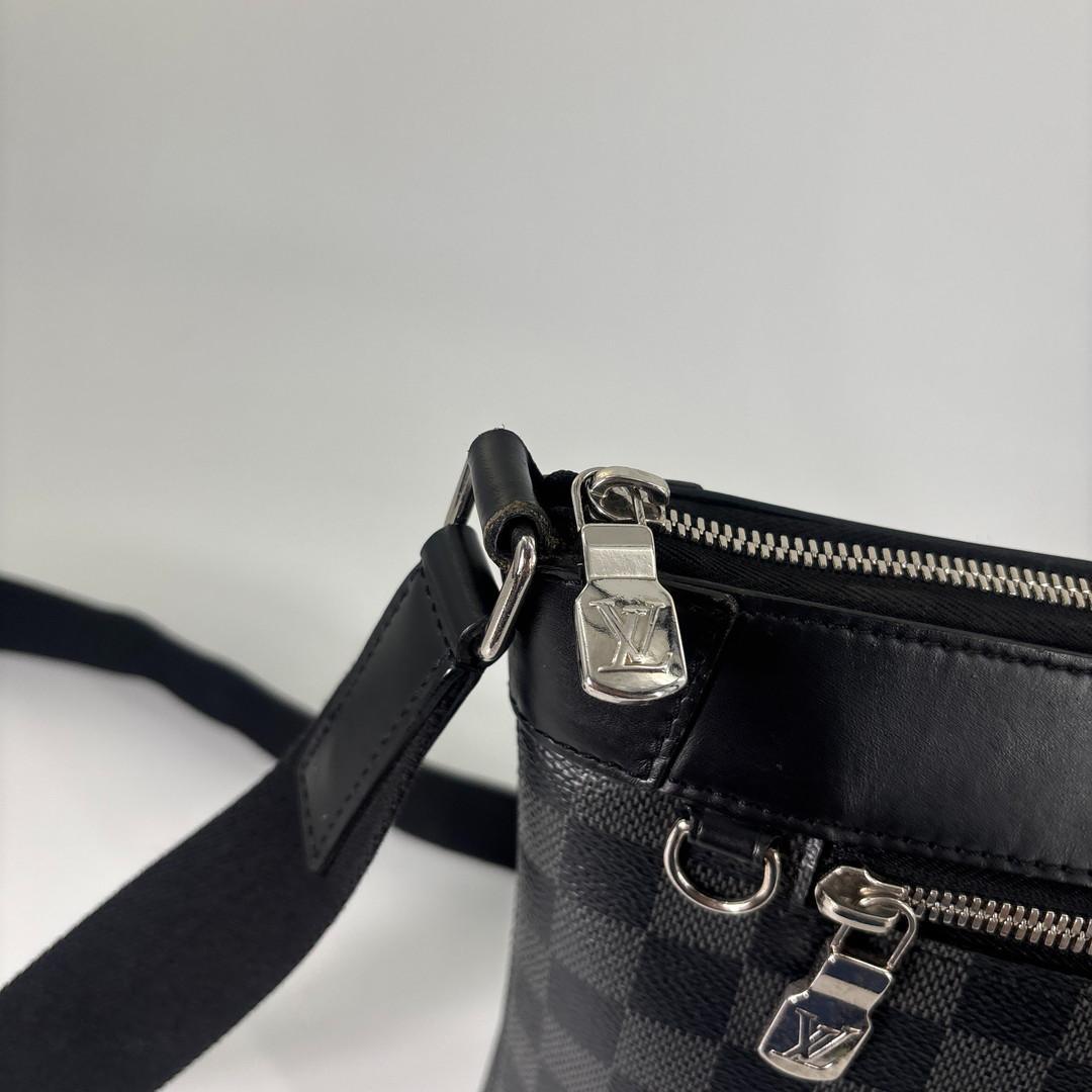 Louis Vuitton Super Damier Graphite Mick PM NM Shoulder — view 6