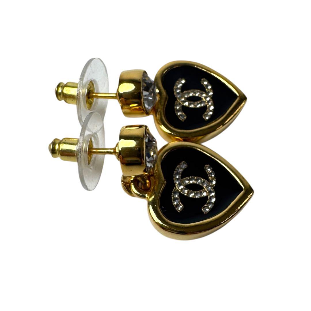 Chanel Earrings CC Logo Heart Black Gold — view 7