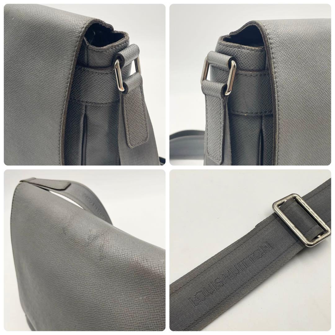 Louis Vuitton Taiga Romain MM Glacier Shoulder Bag Crossbody