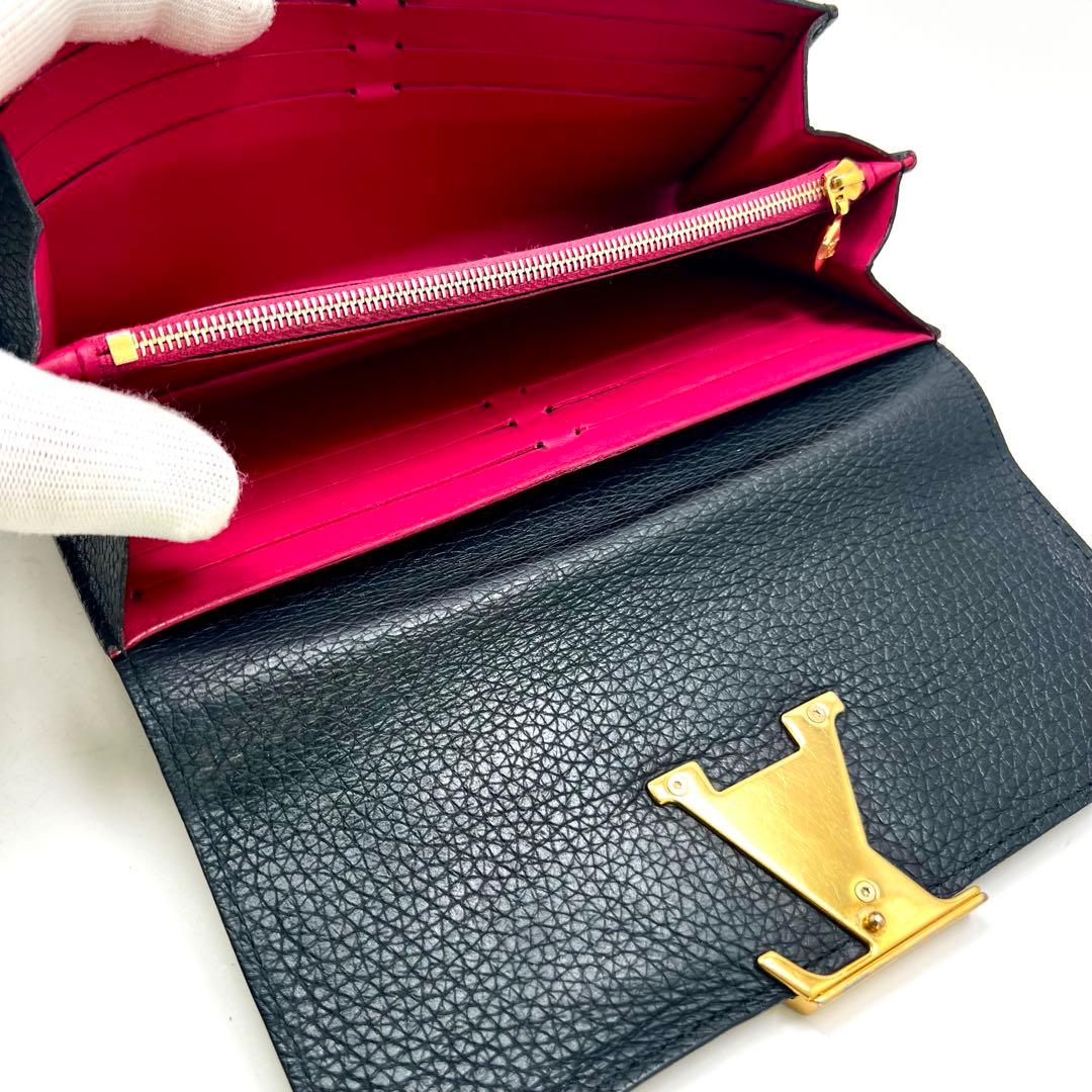 Louis Vuitton Portefeuille Capucines Noir Gold Wallet — view 8