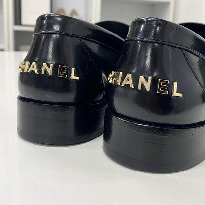 Chanel Logo Leather Loafers Black — view 9