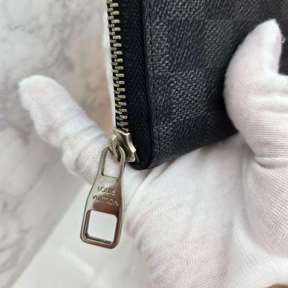 Louis Vuitton Zippy Wallet Damier Graphite — view 6