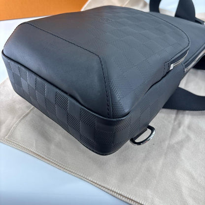Louis Vuitton Damier Infini Avenue Sling Bag Black — view 9
