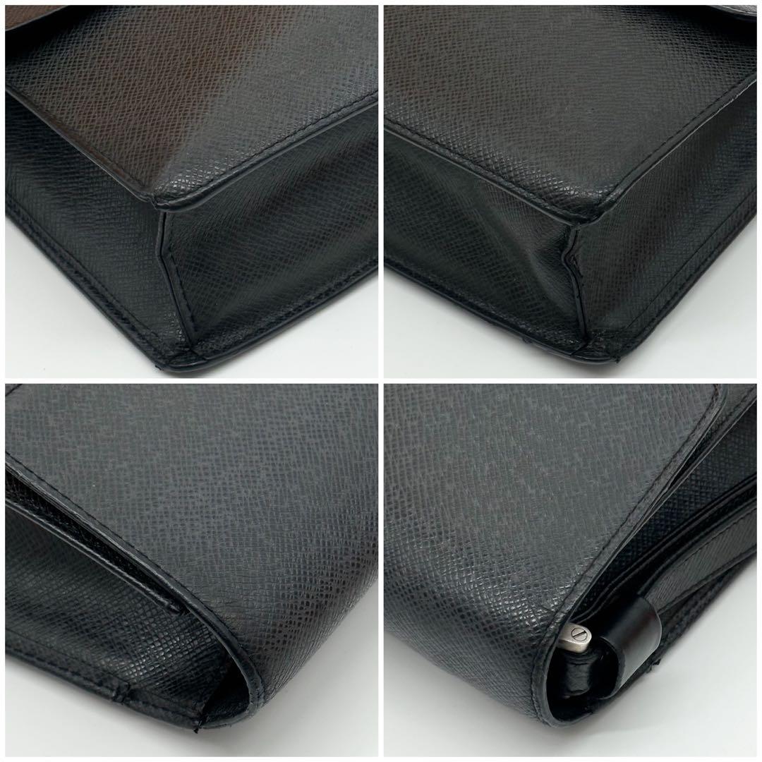 Louis Vuitton Selenga Taiga Clutch Leather — view 5
