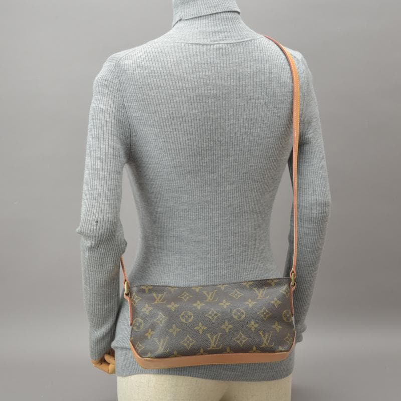 Louis Vuitton Trotter Shoulder Bag Monogram Leather M51240