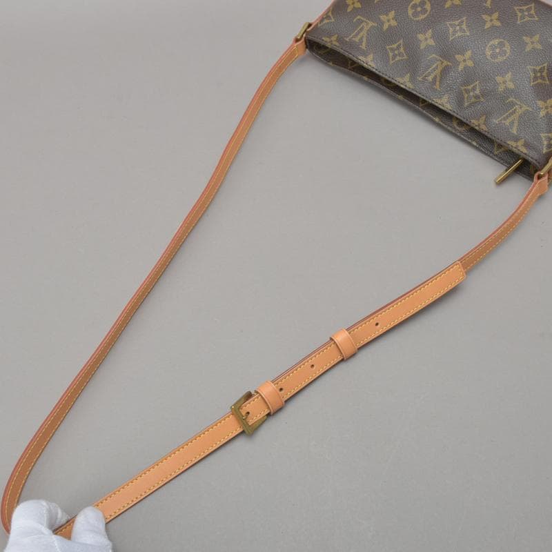 Louis Vuitton Trotter Shoulder Bag Monogram Leather M51240
