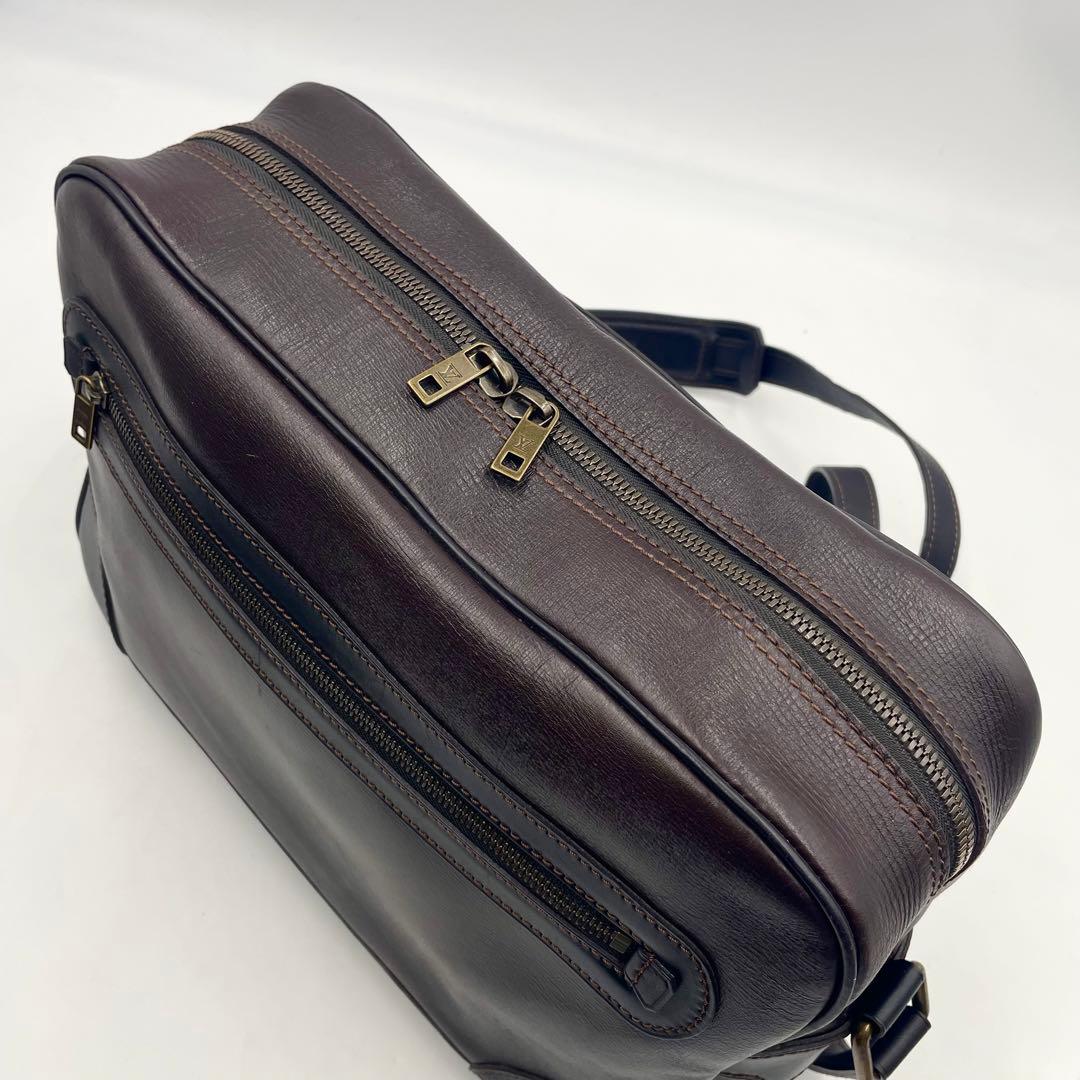 Louis Vuitton Utah Reporter Shoulder Bag Cafe Leather Mens Business