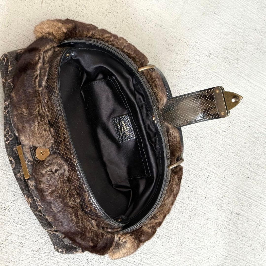 Louis Vuitton Chinchillafur Denim Hand LV Bag — view 6