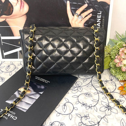 Chanel Vintage Quilted Turnlock Black Shoulder Bag — view 3