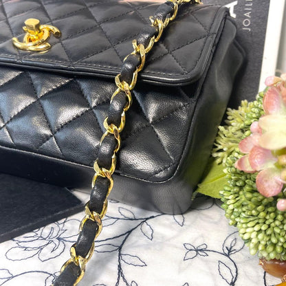 Chanel Vintage Quilted Turnlock Black Shoulder Bag — view 5