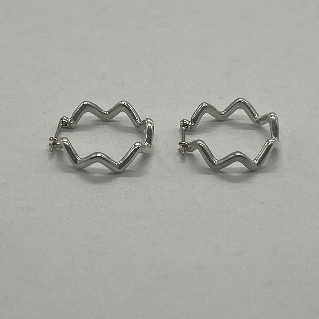Tiffany & Co Paloma Picasso Wave Hoop Earrings Zigzag — view 4