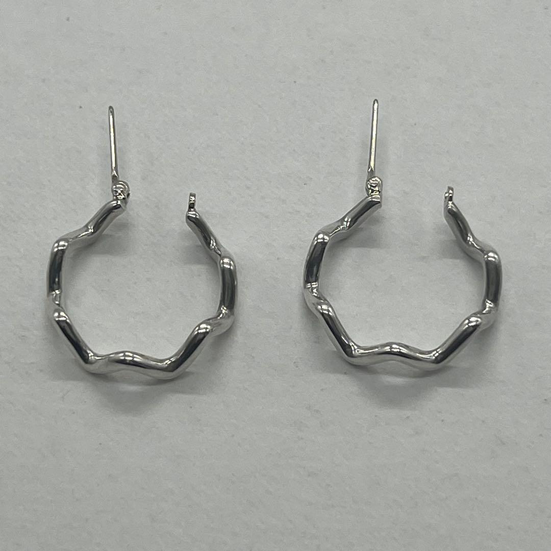 Tiffany & Co Paloma Picasso Wave Hoop Earrings Zigzag — view 8