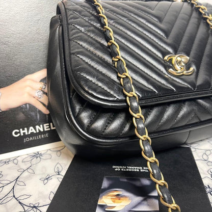 Chanel 2-Way Chevron Chain Shoulder Bag — view 3
